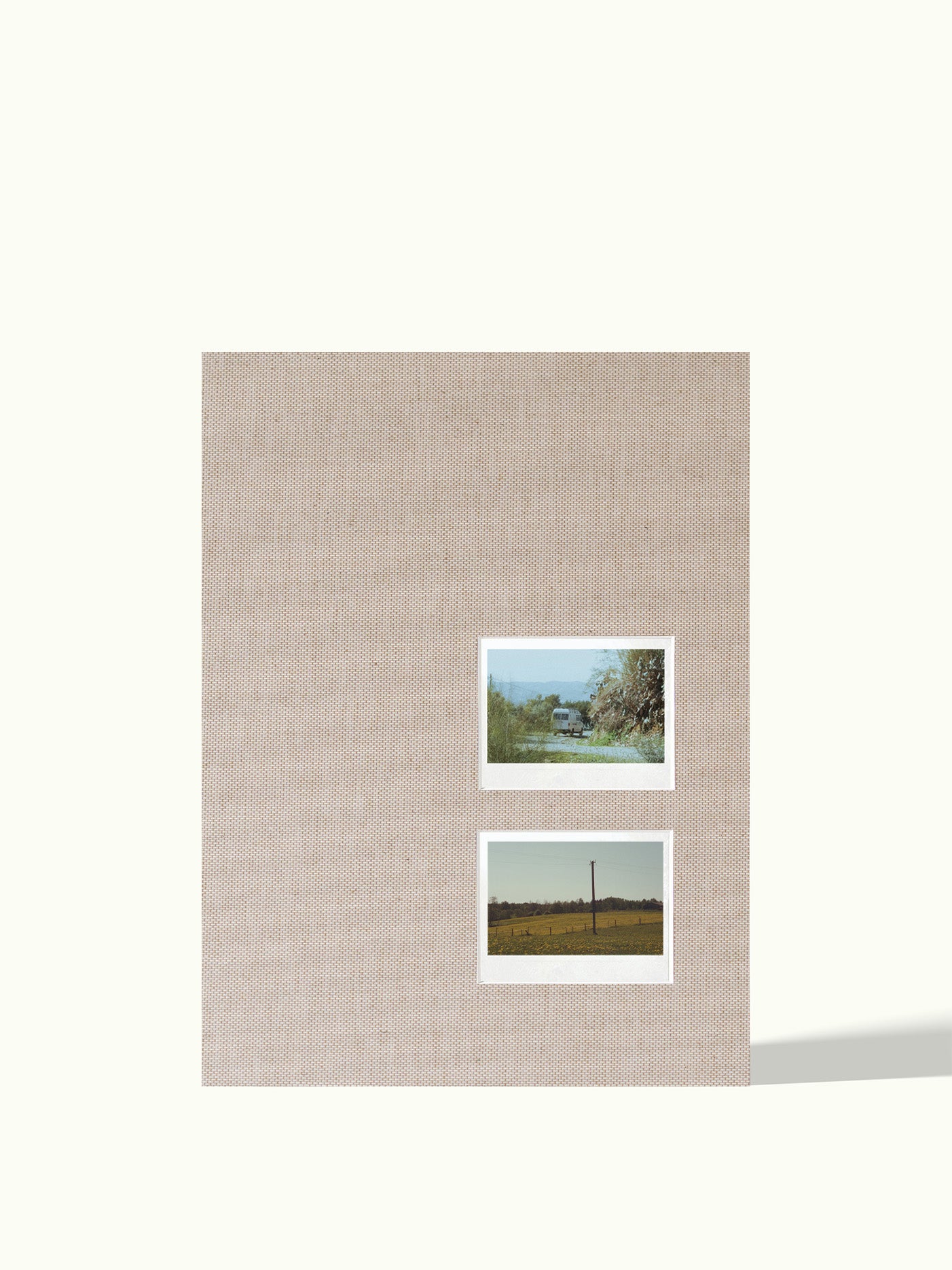 Polaroid Instax wide x2 in the corner - passe-partout